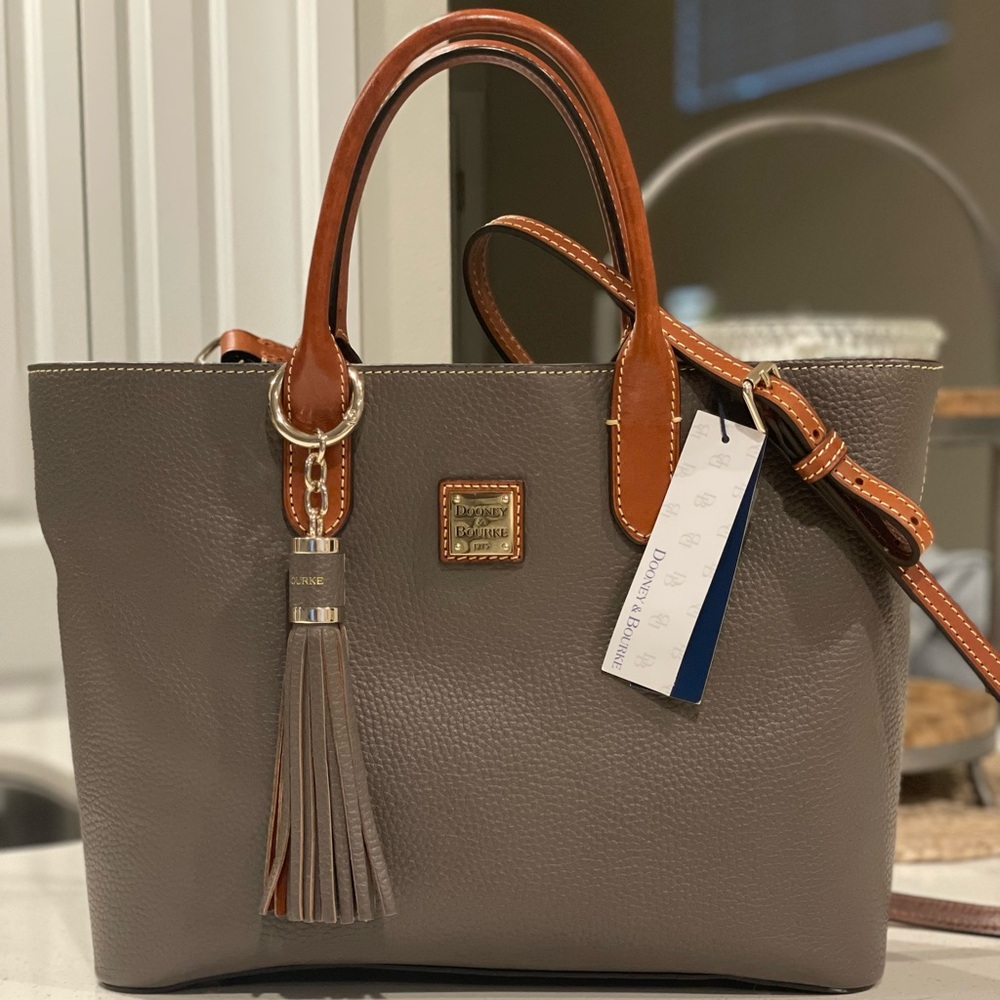Dooney & Bourke Handbag 👜